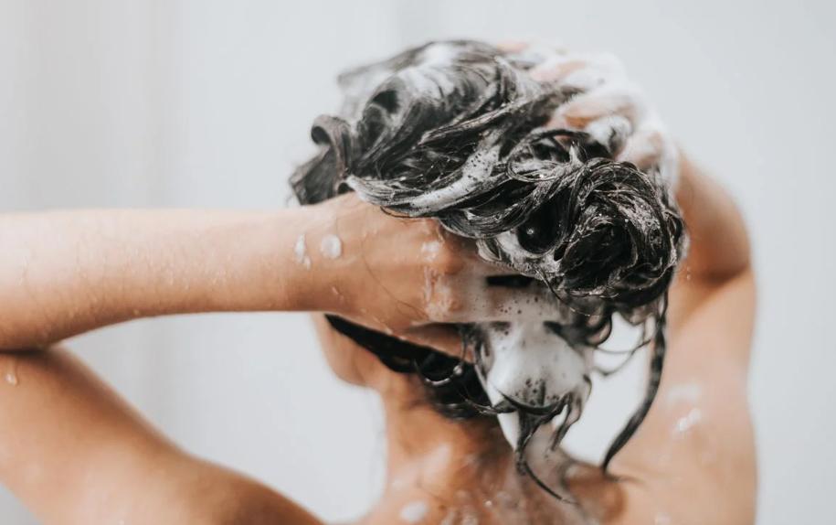 Quantas vezes por semana devo lavar o cabelo? 3 TRUQUES